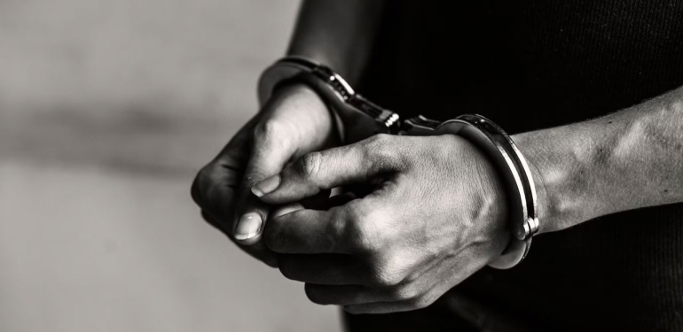 Şişli’deki etkinlikte ‘Cumhurbaşkanı’na hakaret ettikleri’ gerekçesiyle 2 şüpheli gözaltına alındı