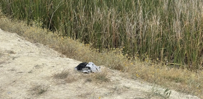 Bataklığa saplanan 2 çocuk boğularak can verdi